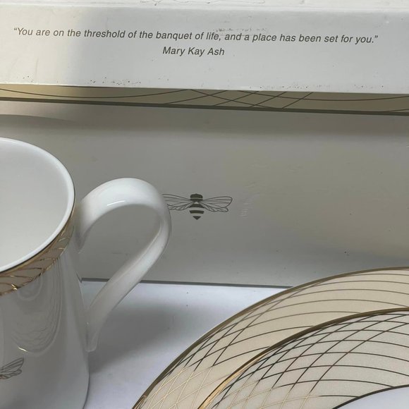 Mary Kay Golden Anniversary Bumblebee Dinnerware 1 place Set New with Open Box.. - Picture 7 of 12